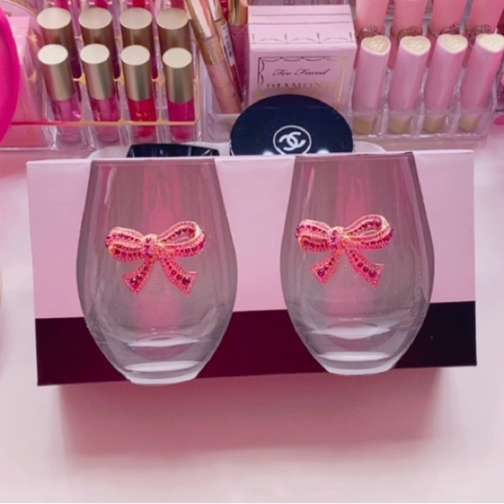 Rache Zoe set of stemless pink bow wine glasses